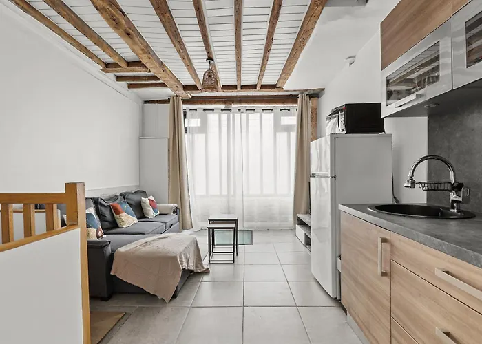 Apartment Parisian Nest I Stone Walls & Authentic Charm *