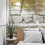 Апартаменты Parisian Nest I Stone Walls & Authentic Charm