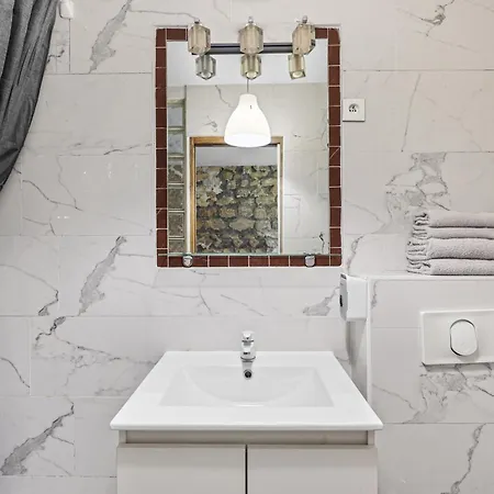 Апартаменты Parisian Nest I Stone Walls & Authentic Charm