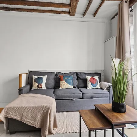 Parisian Nest I Stone Walls & Authentic Charm * Париж