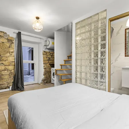 Апартаменты Parisian Nest I Stone Walls & Authentic Charm